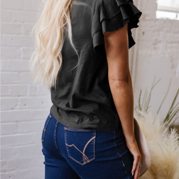 NEW (No Brand) Women’s Black Ruffle Short Sleeve | Size M - Picture 3 of 10